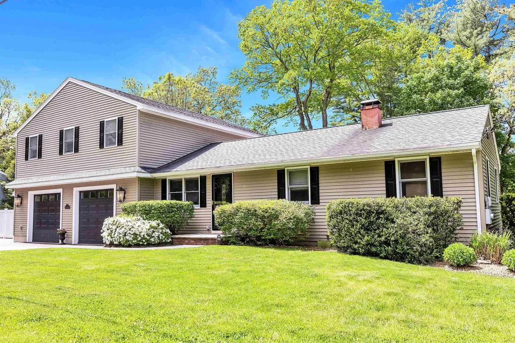 8 Edgewood Street Derry NH 03038