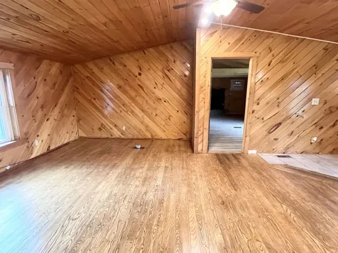 29 Clifford Field Road Sheffield VT 05866