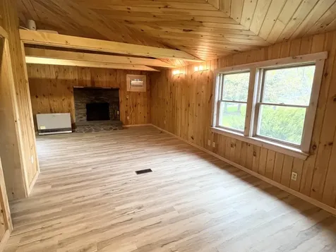 29 Clifford Field Road Sheffield VT 05866