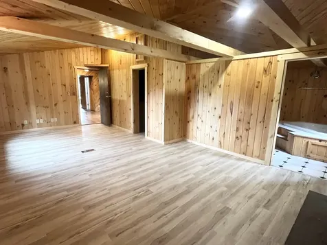 29 Clifford Field Road Sheffield VT 05866