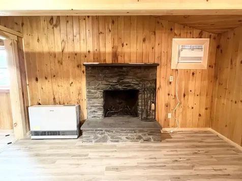 29 Clifford Field Road Sheffield VT 05866