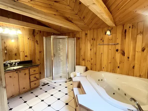 29 Clifford Field Road Sheffield VT 05866