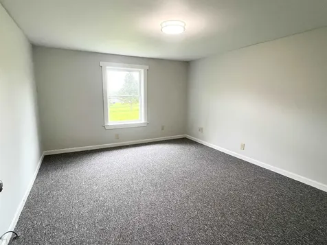 29 Clifford Field Road Sheffield VT 05866