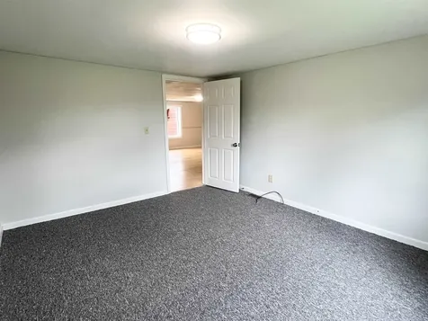 29 Clifford Field Road Sheffield VT 05866