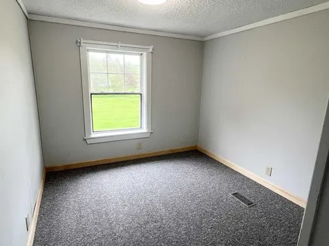 29 Clifford Field Road Sheffield VT 05866