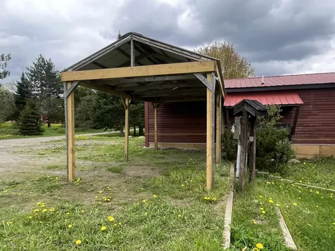 29 Clifford Field Road Sheffield VT 05866