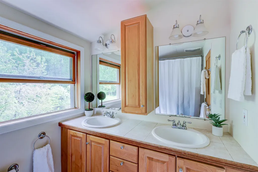 59 Nashville Road Jericho VT 05465