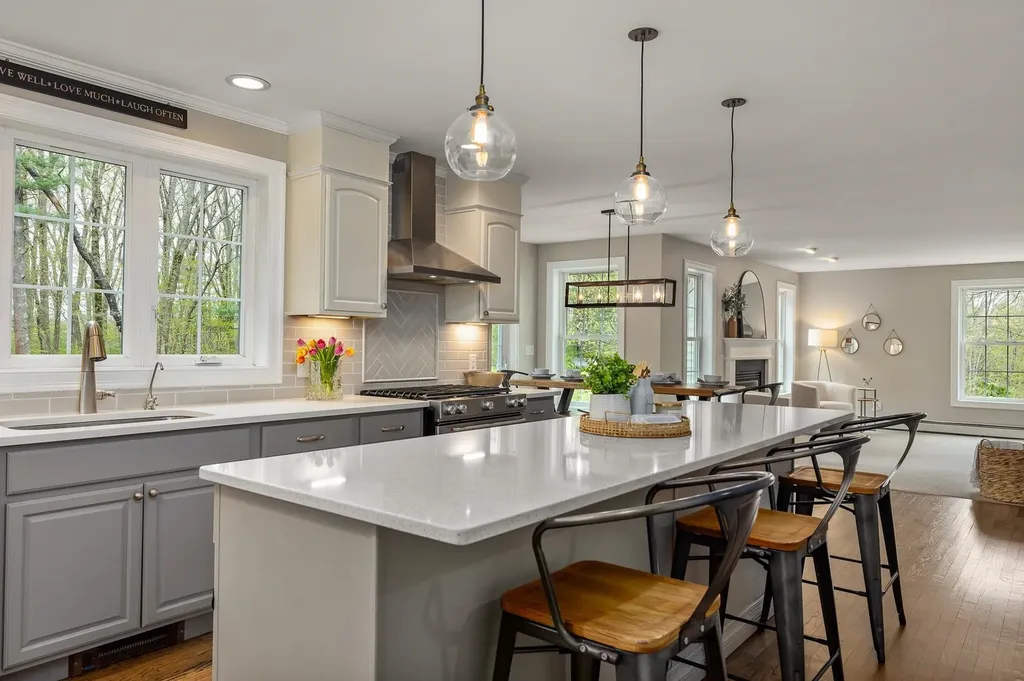 11 Chelsea Way Stratham NH 03885