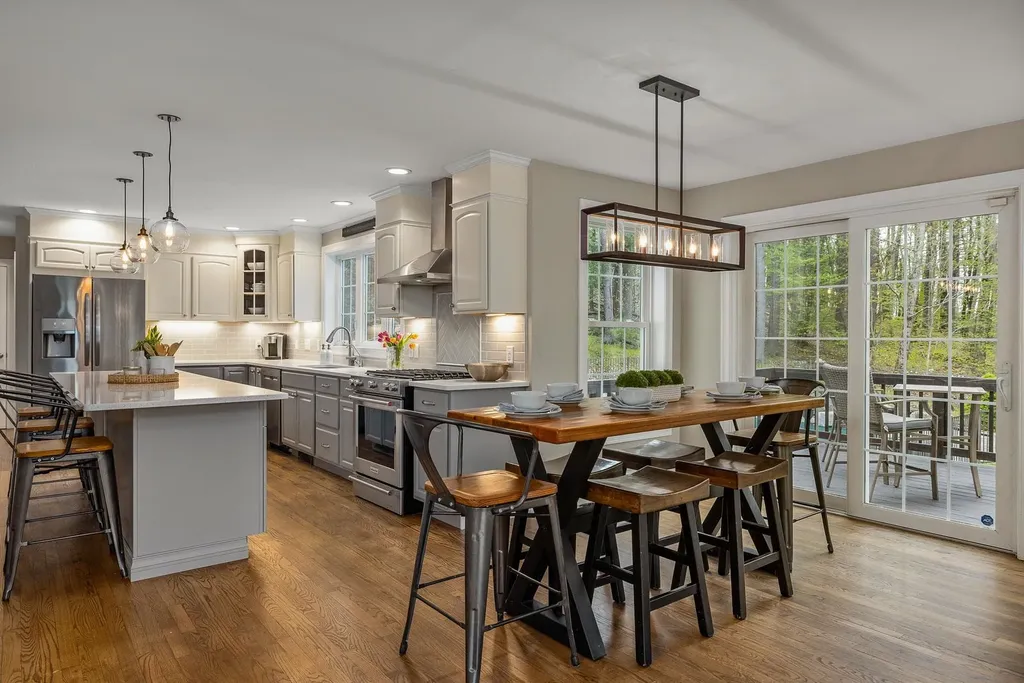 11 Chelsea Way Stratham NH 03885