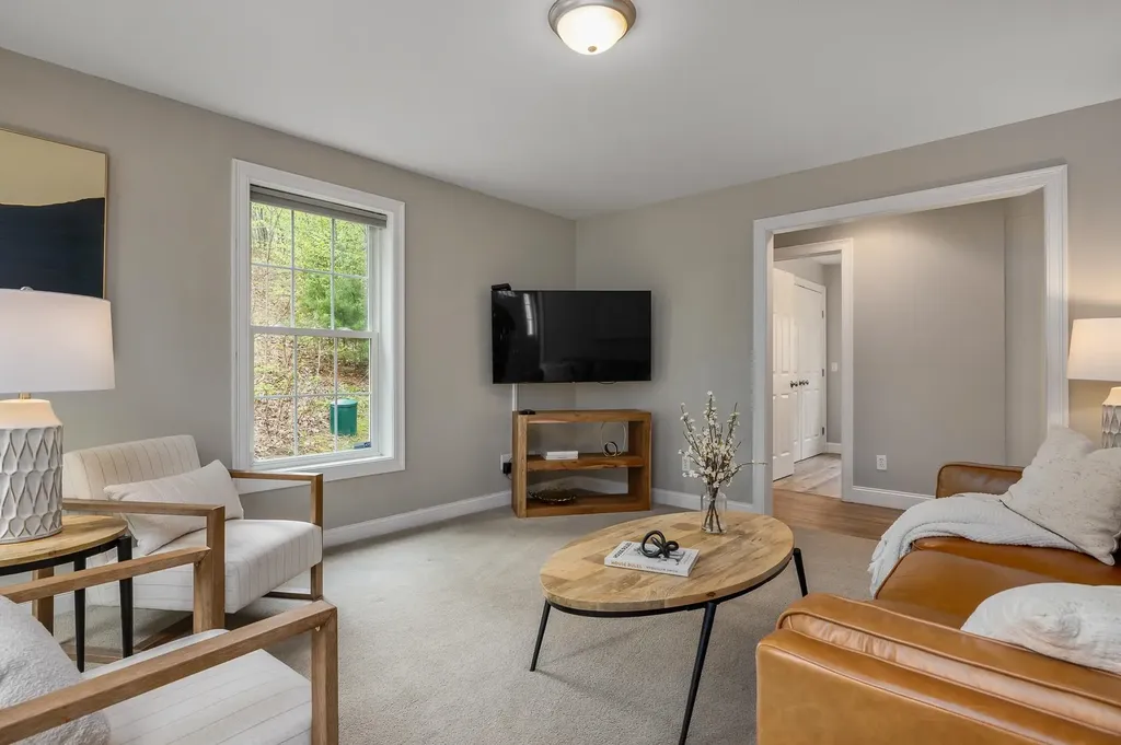 11 Chelsea Way Stratham NH 03885