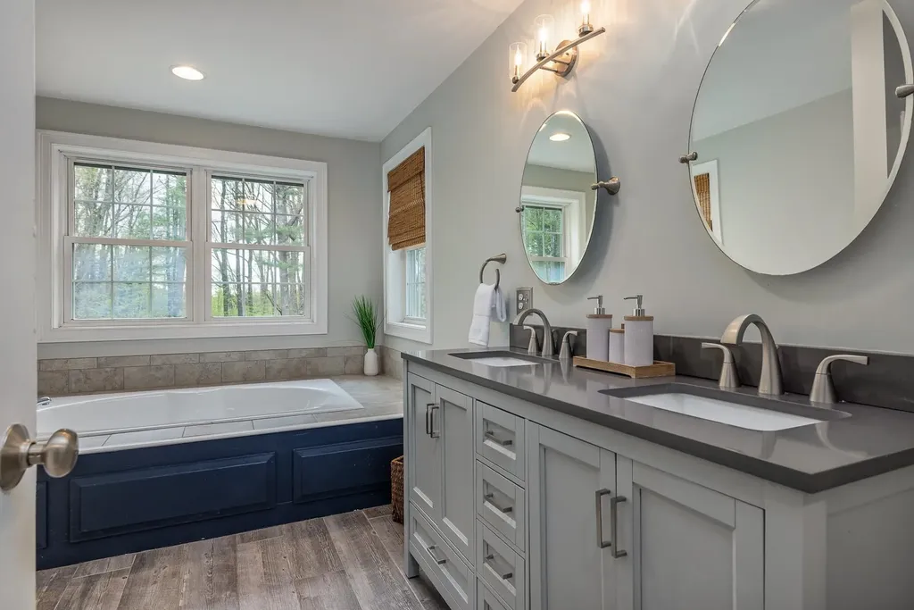 11 Chelsea Way Stratham NH 03885