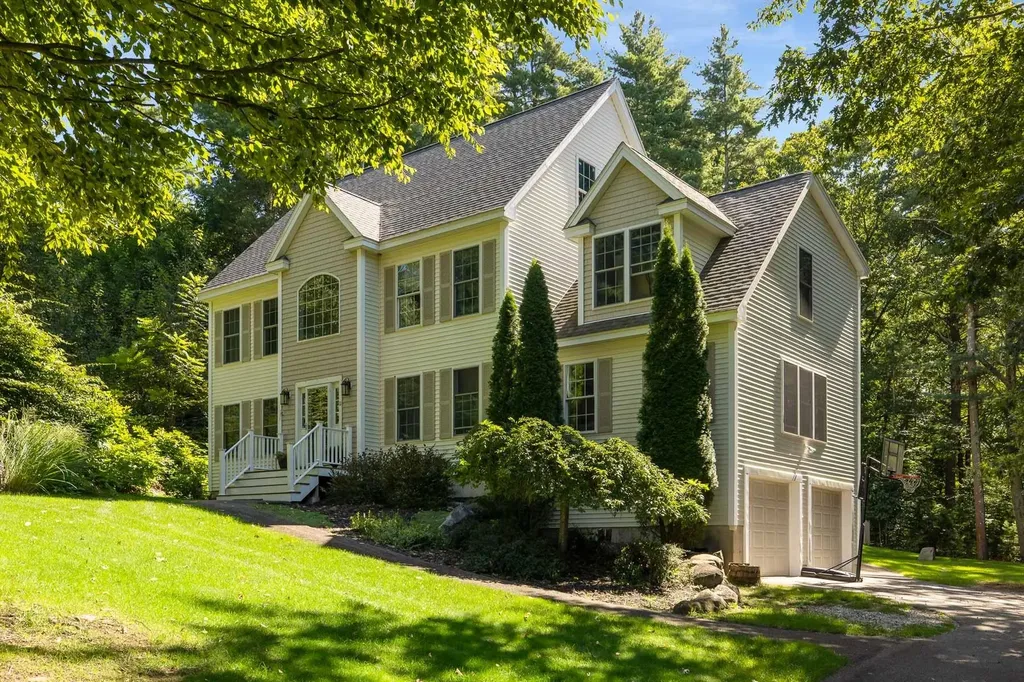 11 Chelsea Way Stratham NH 03885