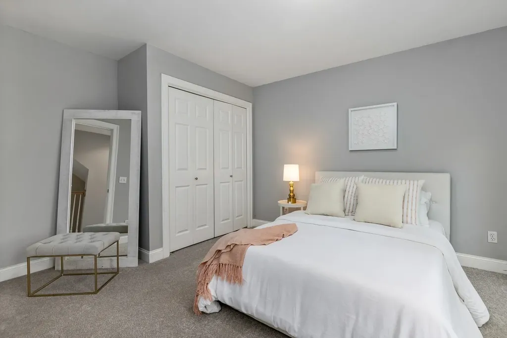 11 Chelsea Way Stratham NH 03885