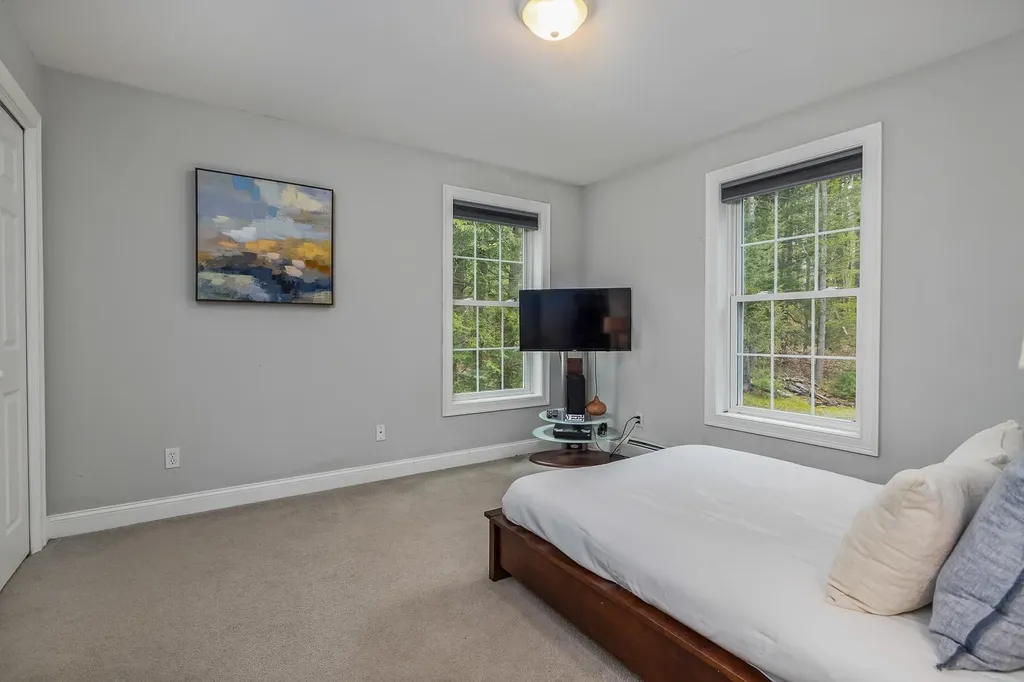 11 Chelsea Way Stratham NH 03885