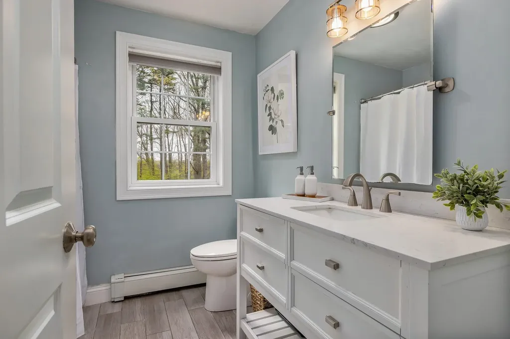 11 Chelsea Way Stratham NH 03885