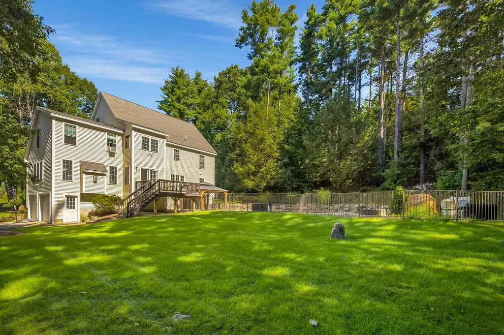 11 Chelsea Way Stratham NH 03885