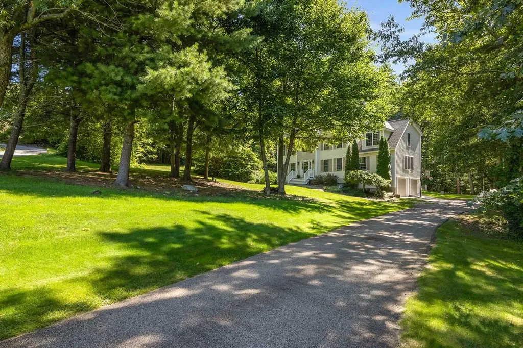 11 Chelsea Way Stratham NH 03885