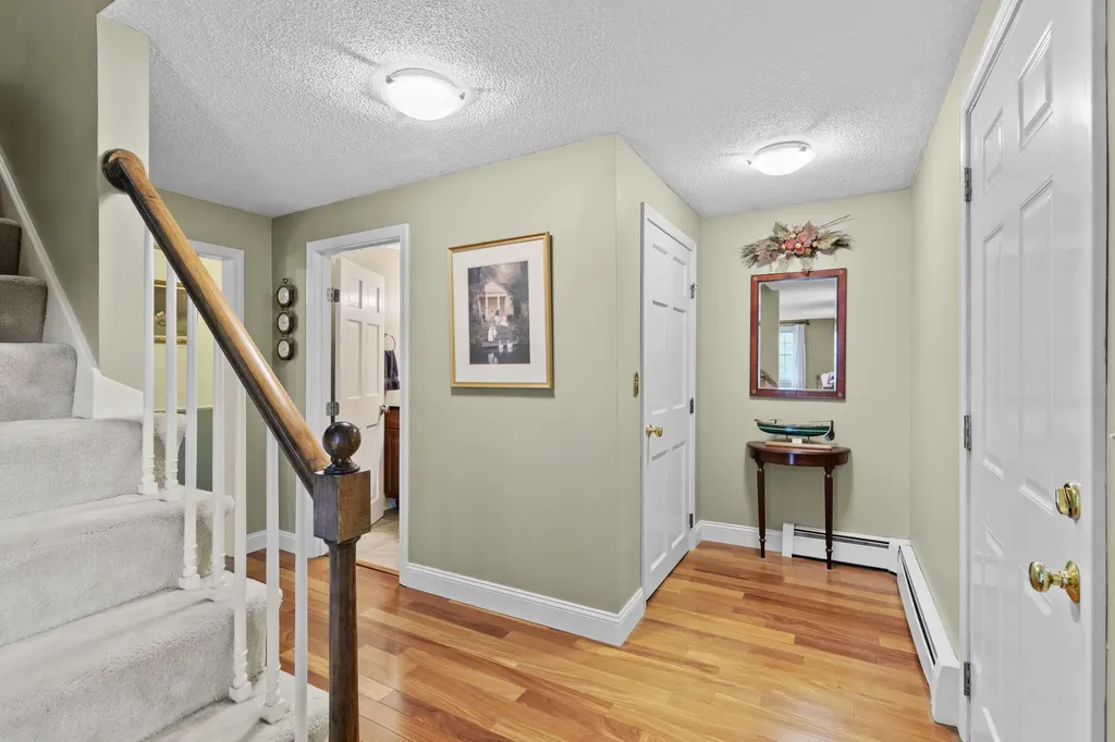22 Beechwood Road Hudson NH 03051