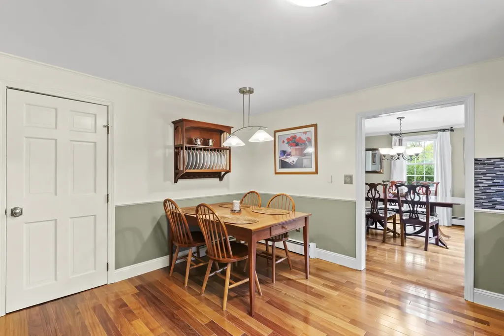 22 Beechwood Road Hudson NH 03051