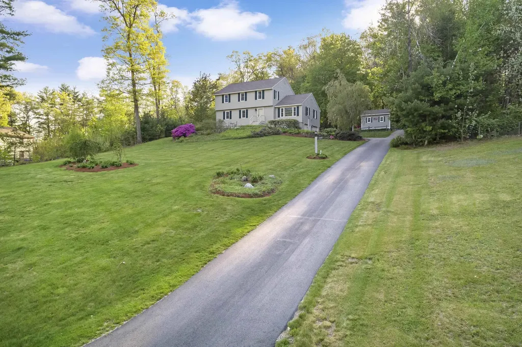 22 Beechwood Road Hudson NH 03051
