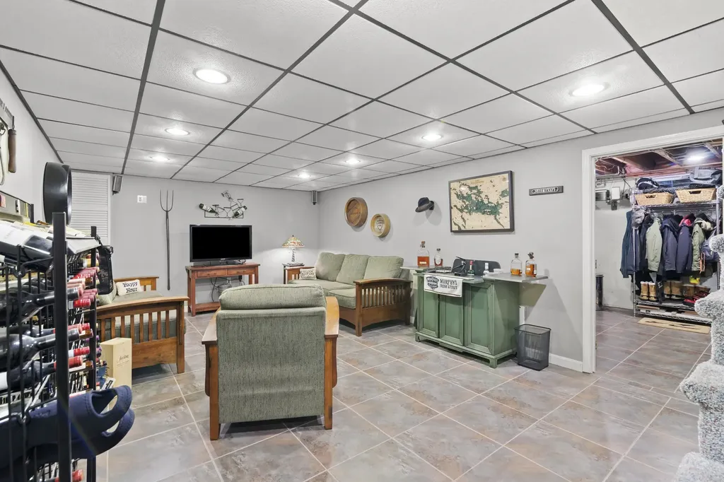 22 Beechwood Road Hudson NH 03051
