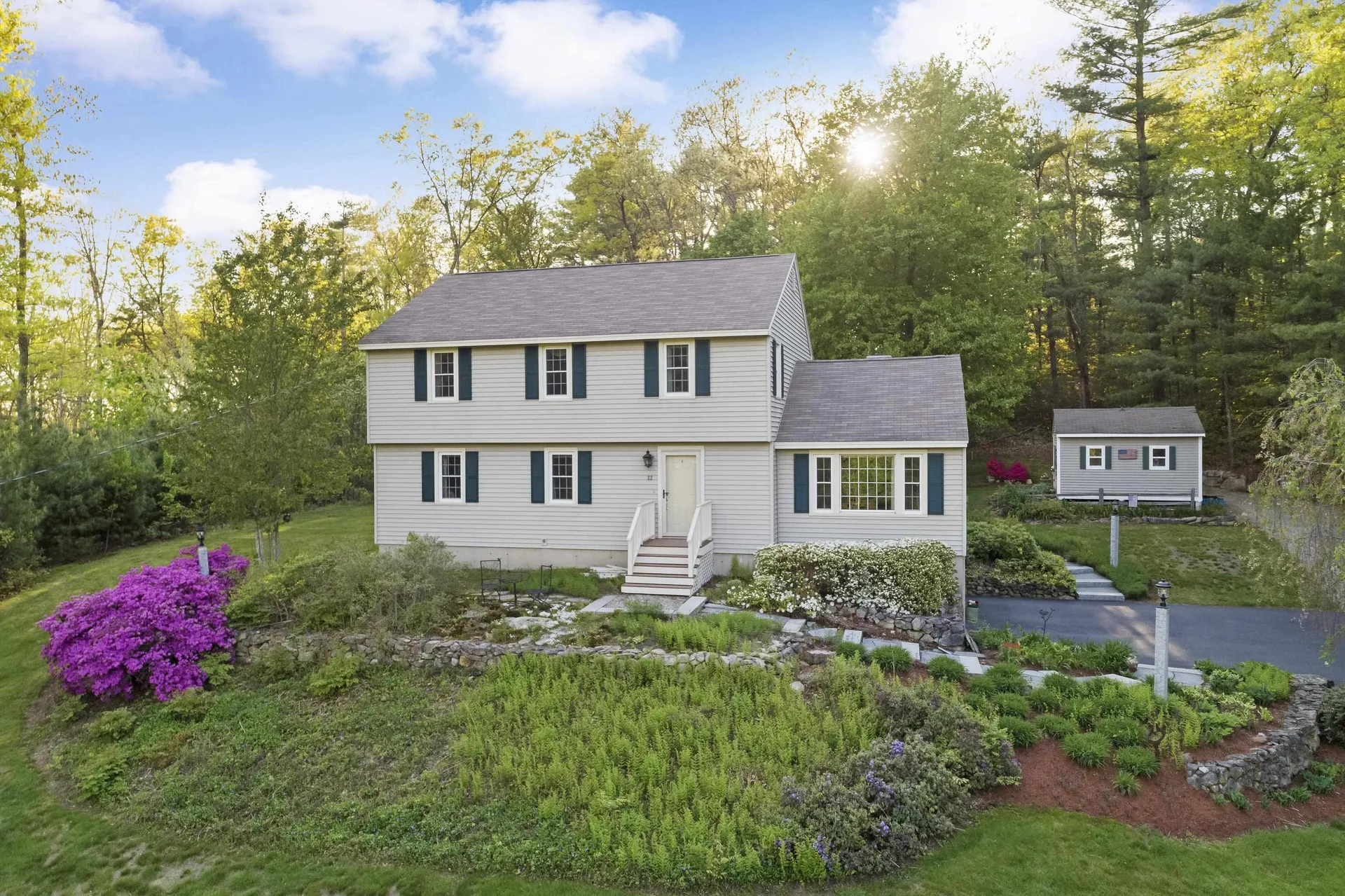 22 Beechwood Road Hudson NH 03051