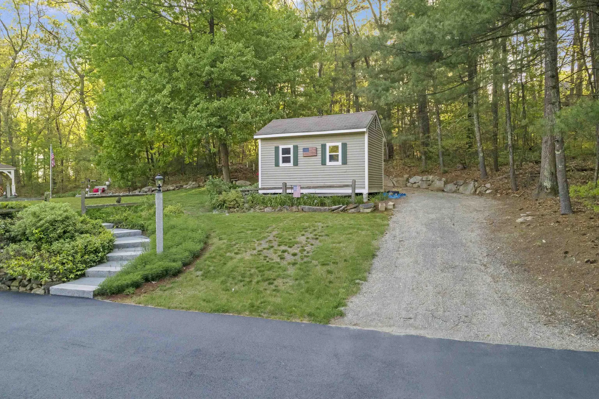 22 Beechwood Road Hudson NH 03051