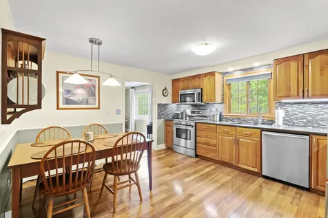 22 Beechwood Road Hudson NH 03051