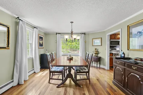 22 Beechwood Road Hudson NH 03051