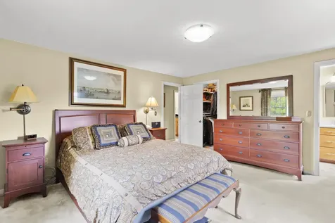 22 Beechwood Road Hudson NH 03051