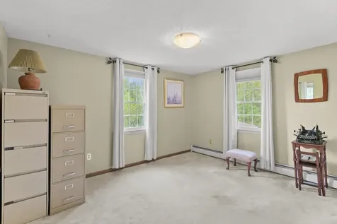 22 Beechwood Road Hudson NH 03051