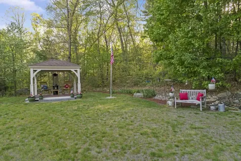 22 Beechwood Road Hudson NH 03051