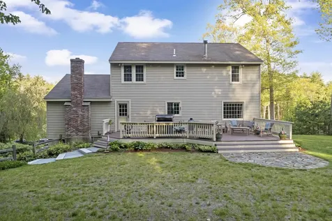 22 Beechwood Road Hudson NH 03051
