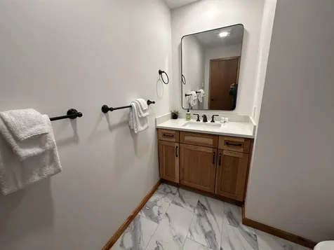 43B Suntec Loop Dover VT 05356