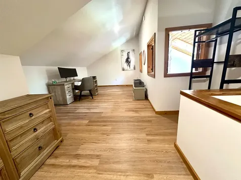 43B Suntec Loop Dover VT 05356