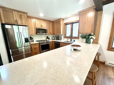 43B Suntec Loop Dover VT 05356