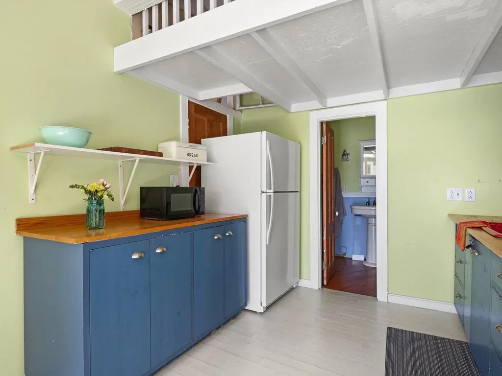 558 Coates Island Road Colchester VT 05446