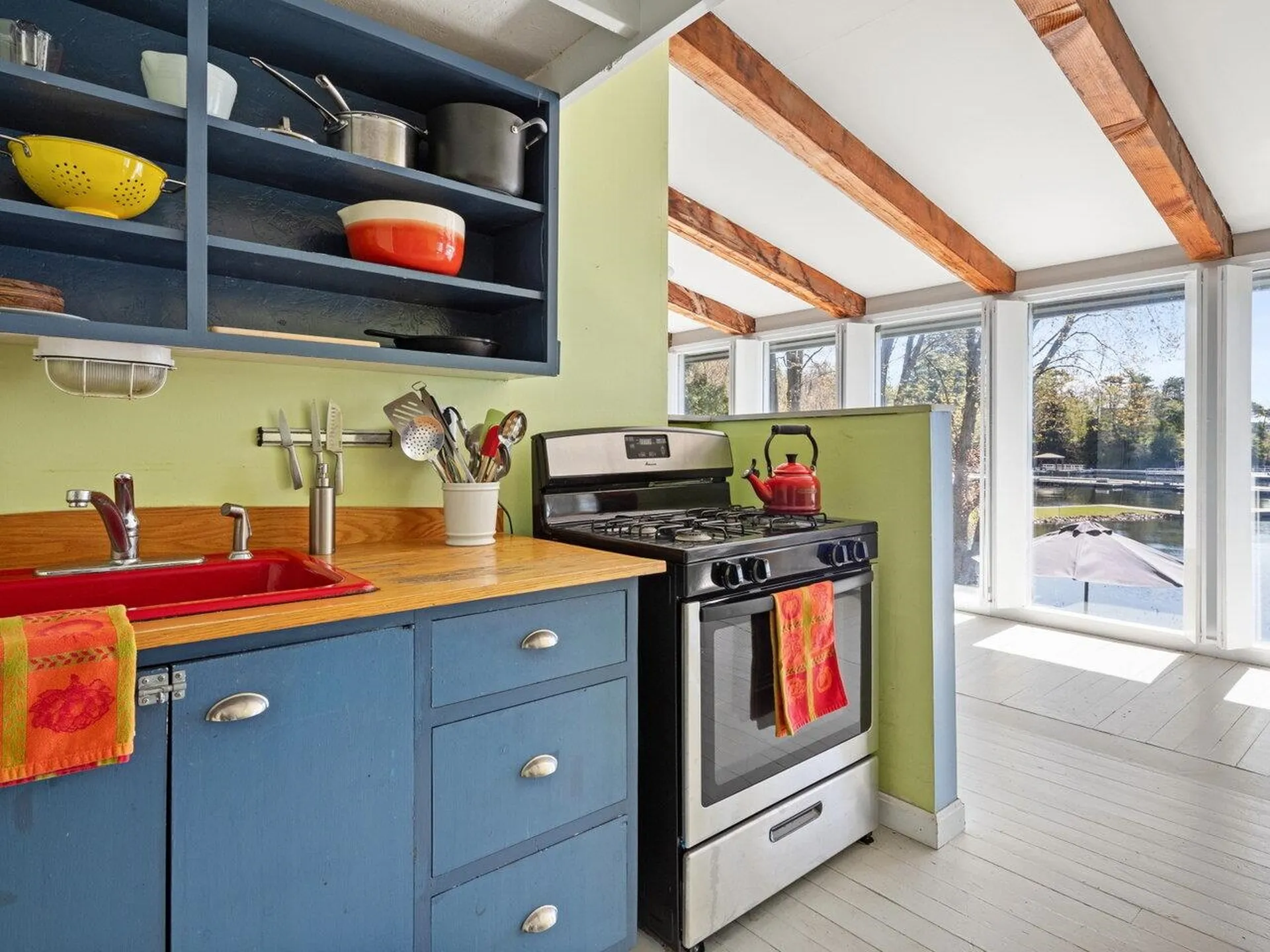 558 Coates Island Road Colchester VT 05446