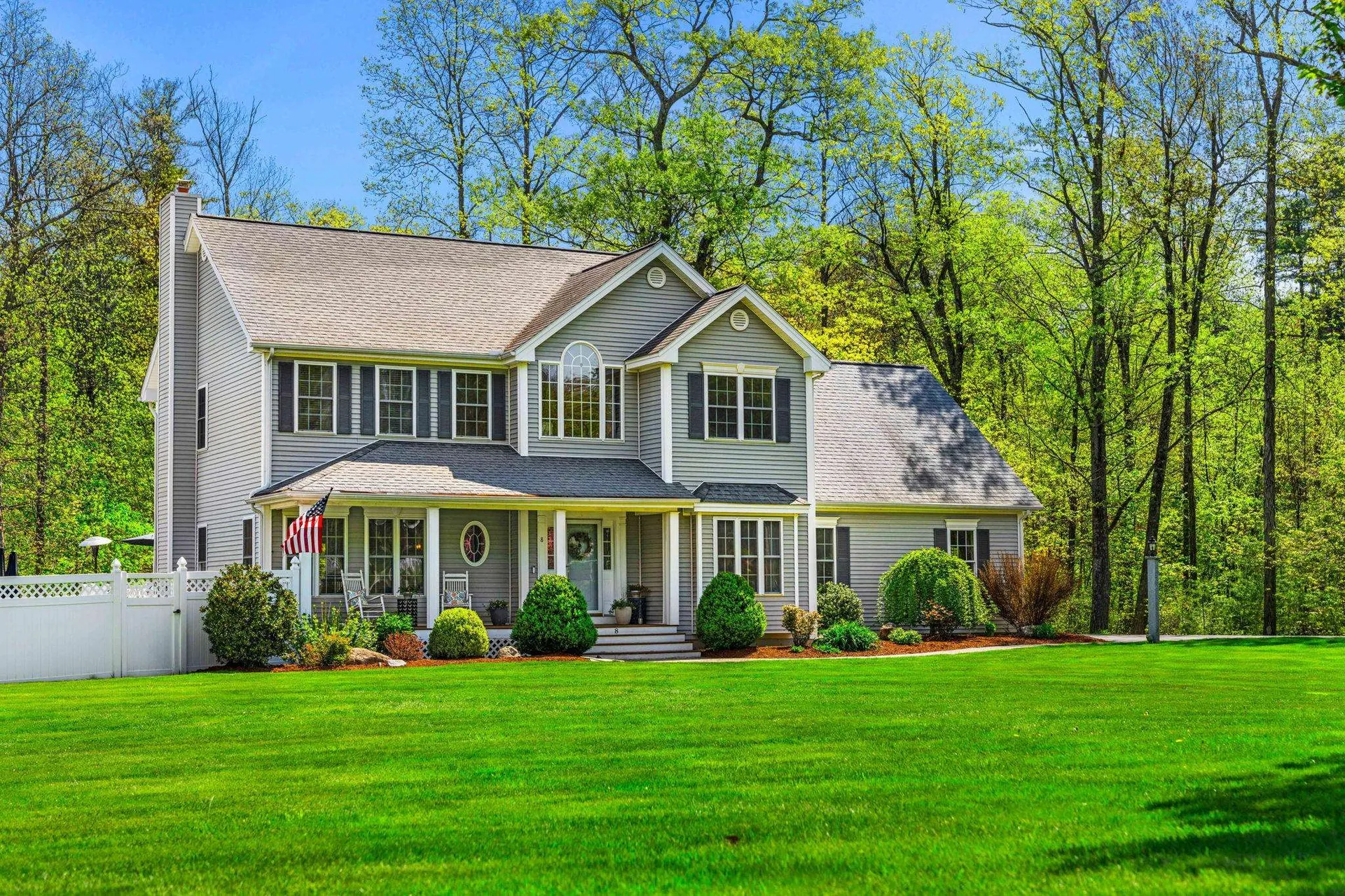 8 Danbury Court Londonderry NH 03053