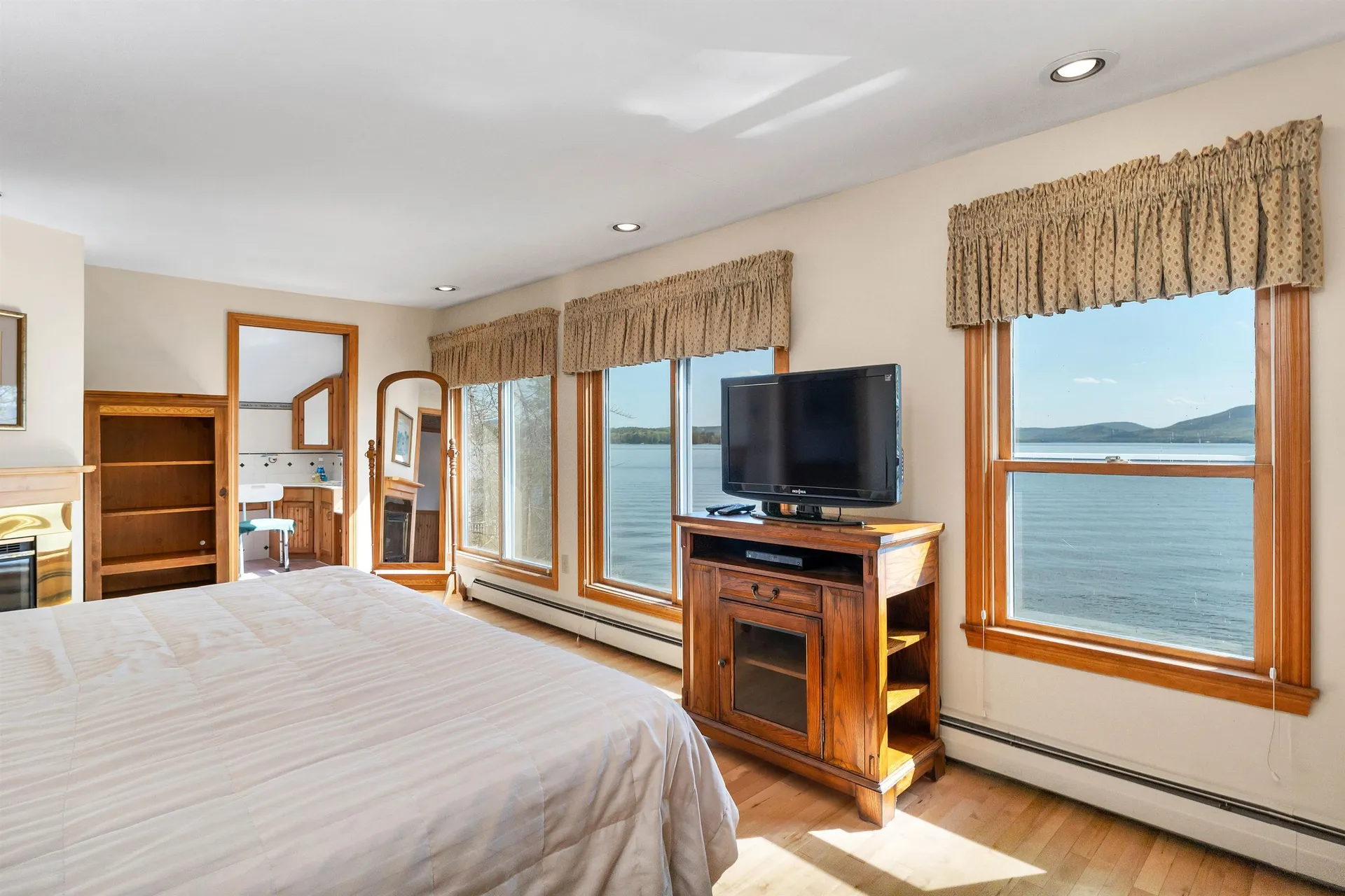 350 Sewall Road Wolfeboro NH 03894