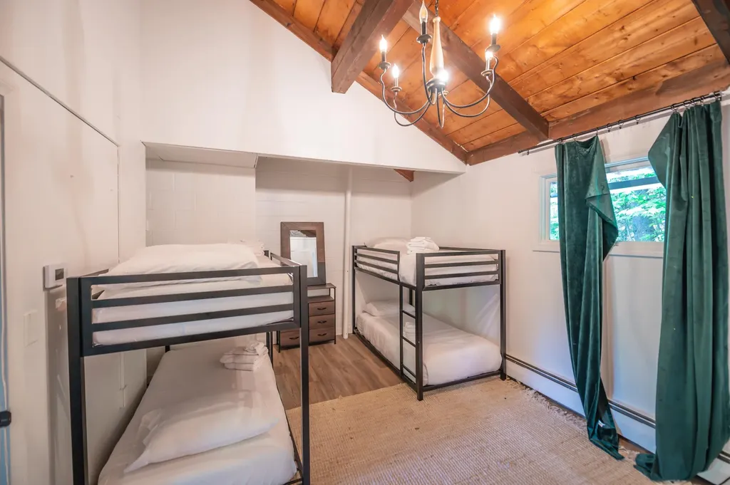 11 Waldwinkle Road Dover VT 05356