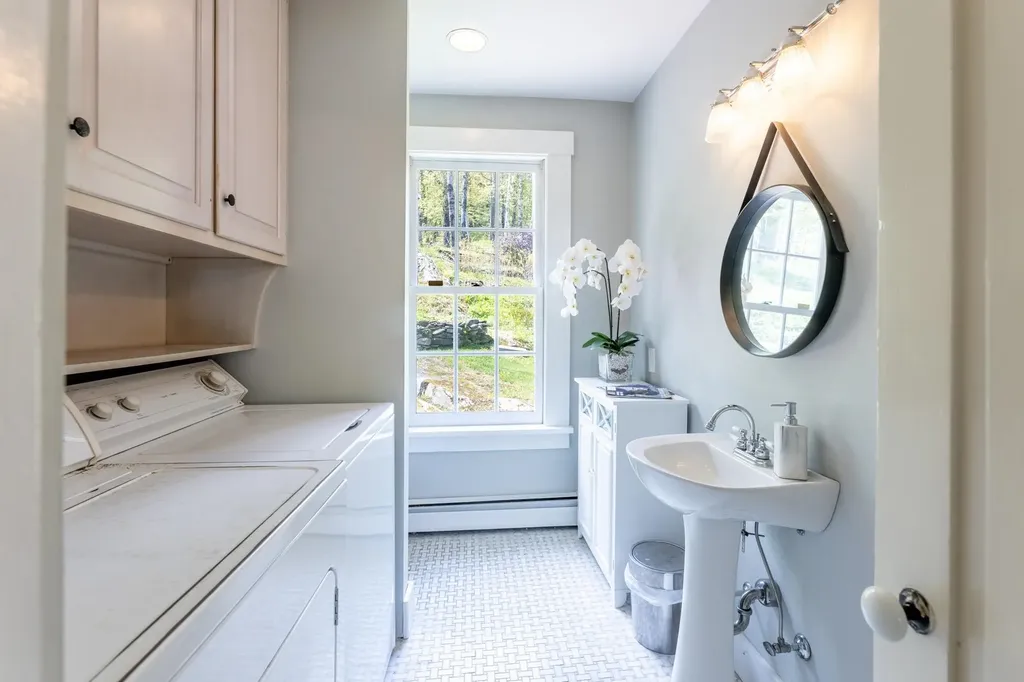 2545 Governor Meldrim Thomson Scenic Highway Orford NH 03777