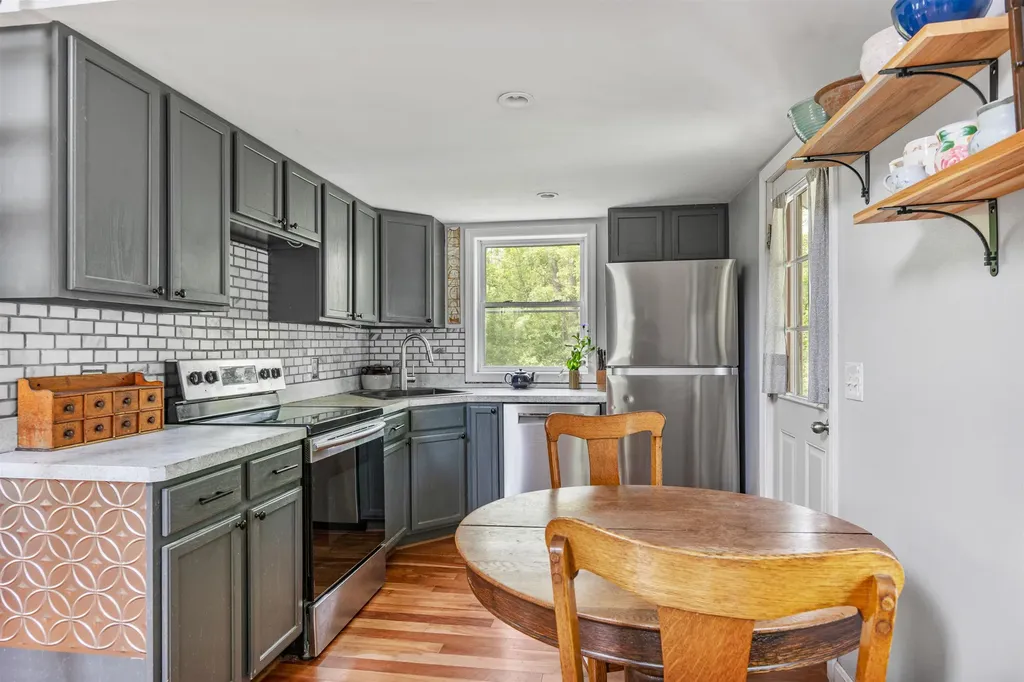 520 Little Chicago Road Ferrisburgh VT 05456
