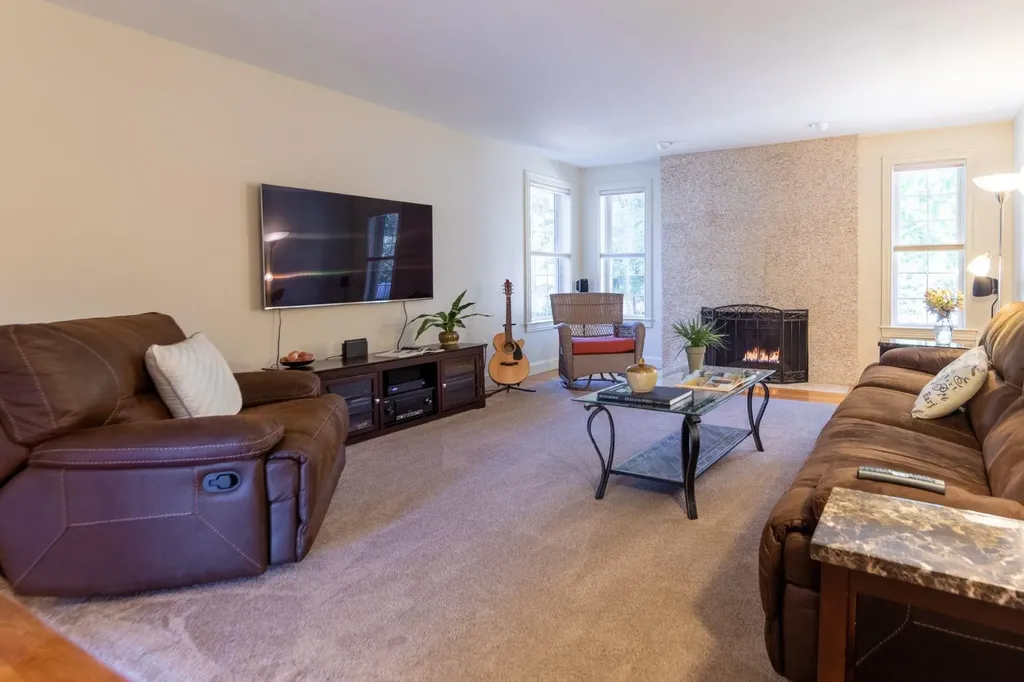 8 Red Fox Road North Hampton NH 03862