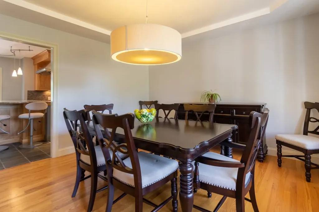 8 Red Fox Road North Hampton NH 03862