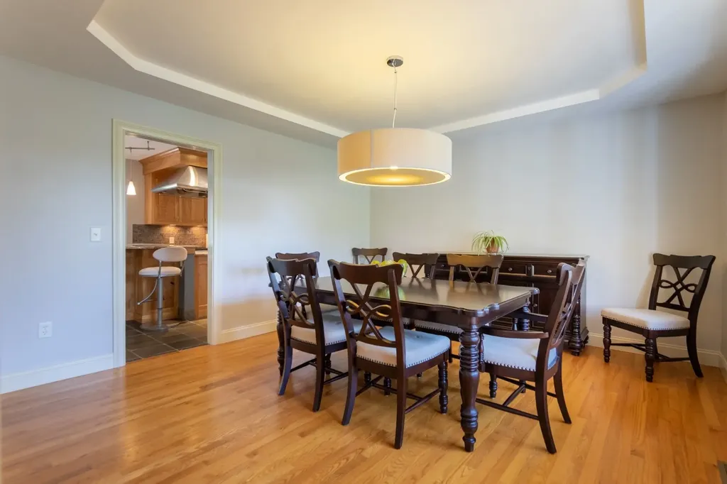 8 Red Fox Road North Hampton NH 03862