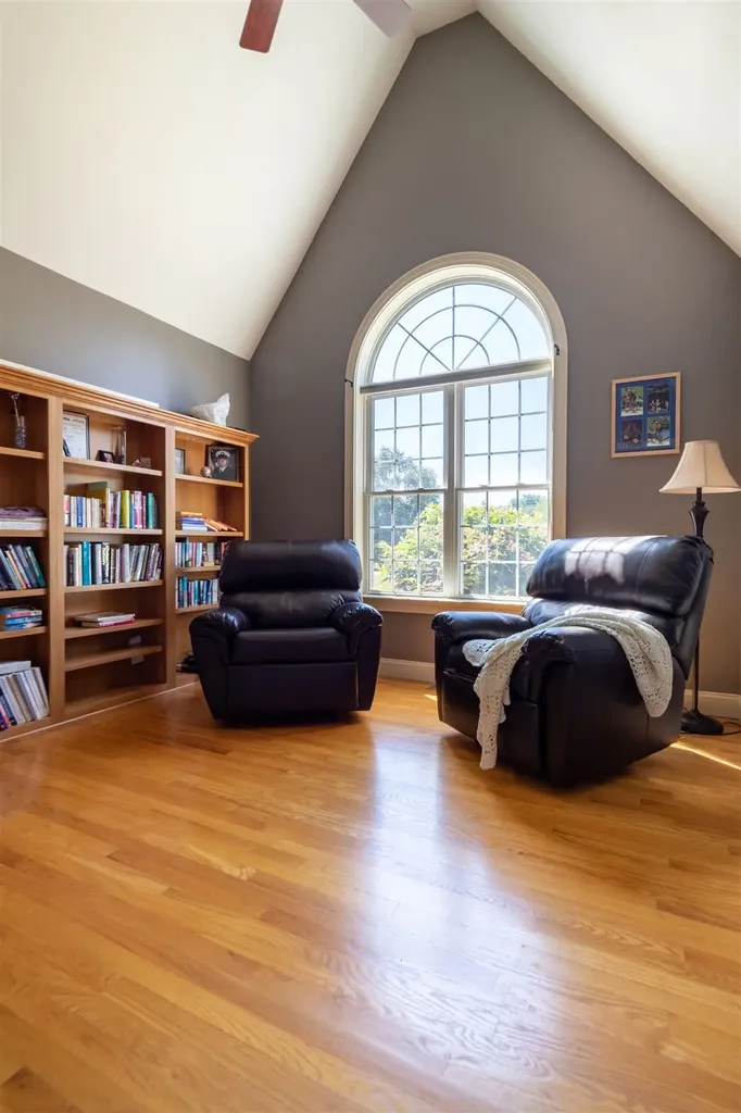 8 Red Fox Road North Hampton NH 03862
