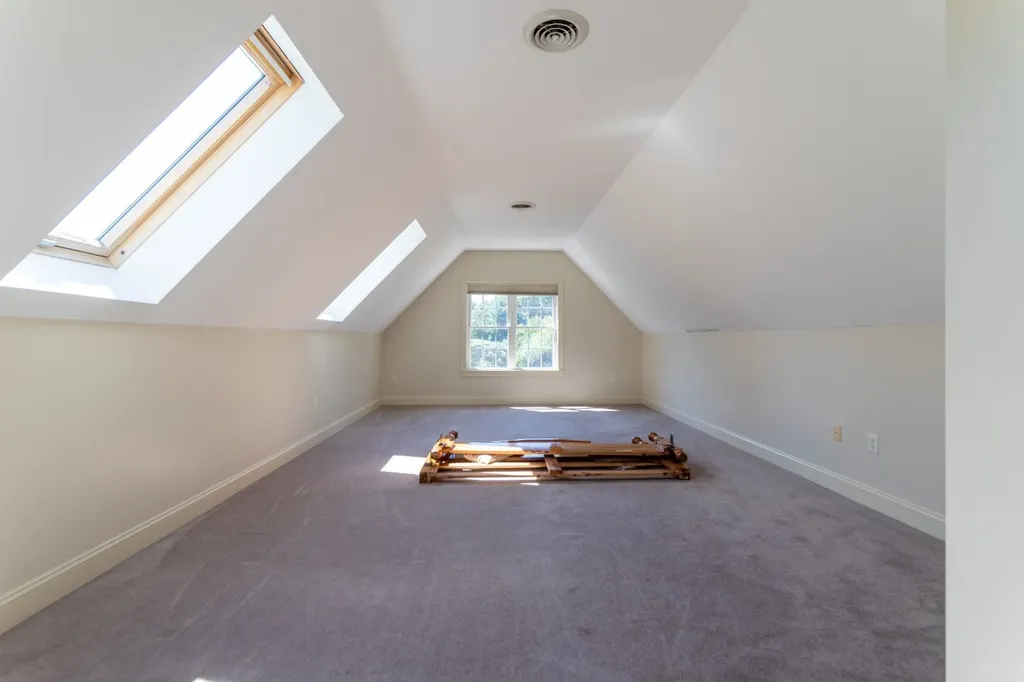 8 Red Fox Road North Hampton NH 03862