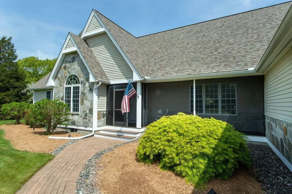 8 Red Fox Road North Hampton NH 03862