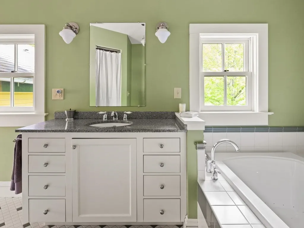 545 Old Hollow Road Ferrisburgh VT 05473